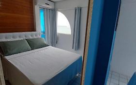 Apartamento frente ao mar, mobiliado, funcional, com piscina. visão Panorâmica, com garagem, porteiro 24 horas.